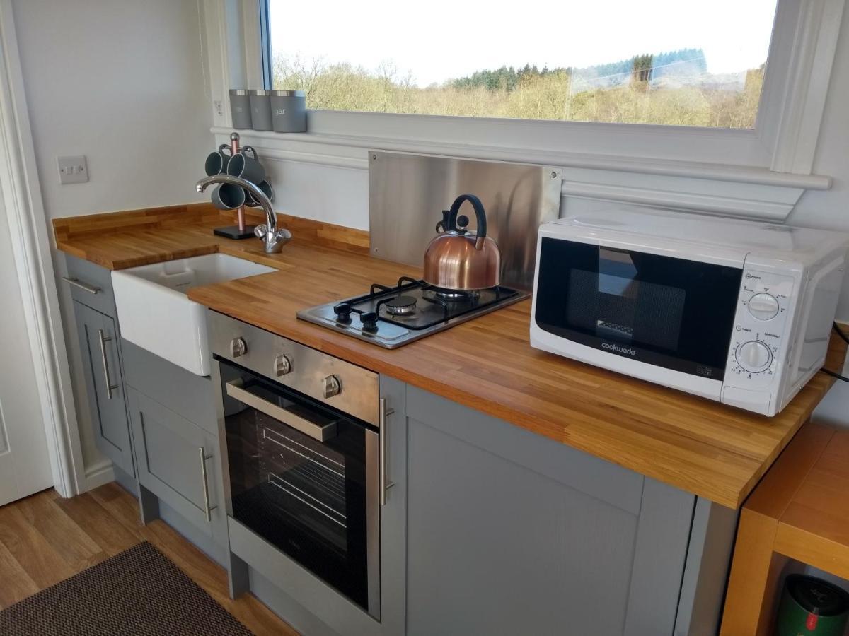 Cleeves Cabins Arran Luxury Lodge With Hot Tub Dalry  Bagian luar foto